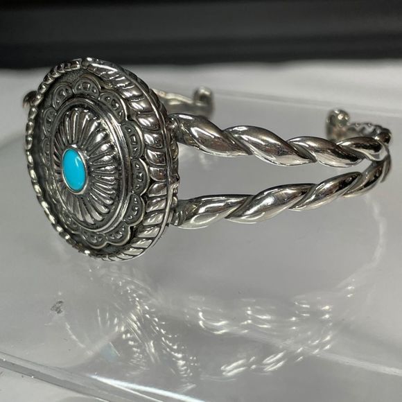 Carolyn
Pollack Turquoise Bangle Bracelet - Picture 2 of 8